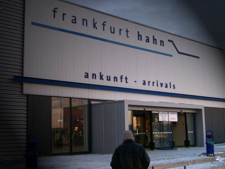 001catalunya_hahn_flughafen
