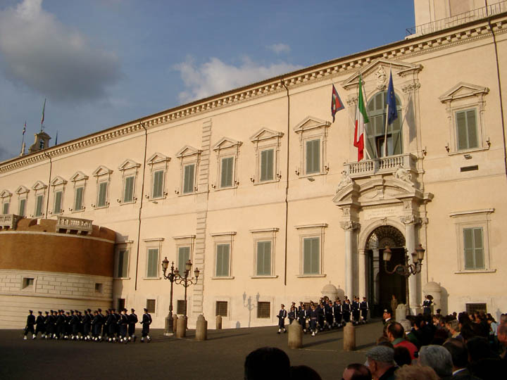 047rom_palazzo_del_quirinale_wachabloesung