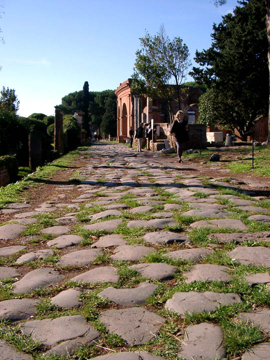 102rom_ostia_antica_decumanus
